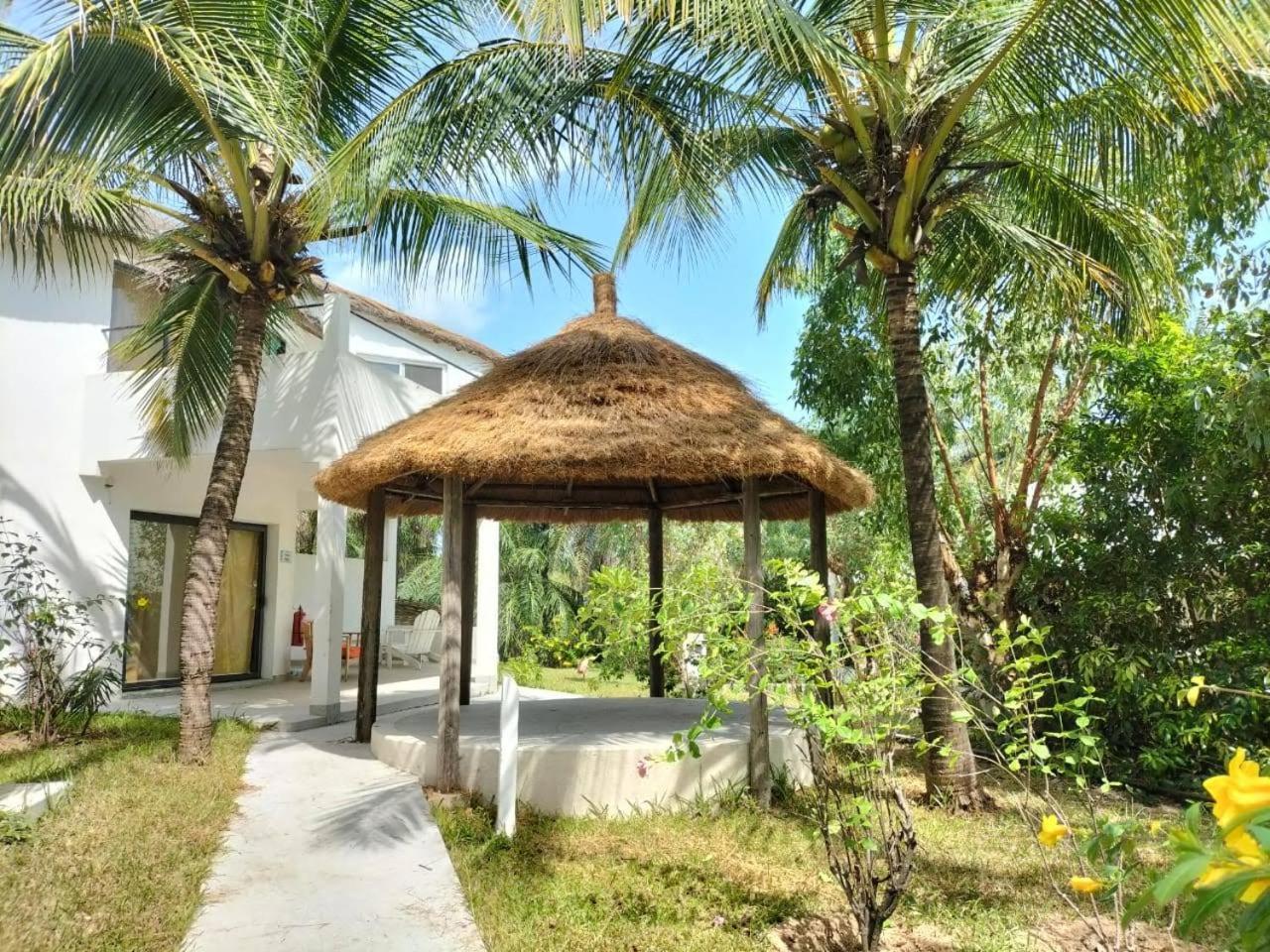 Les Hibiscus Sur Mer Kabrousse Exterior photo